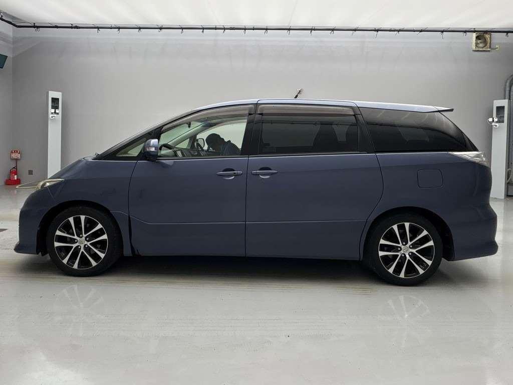 TOYOTA ESTIMA AERAS Image 6