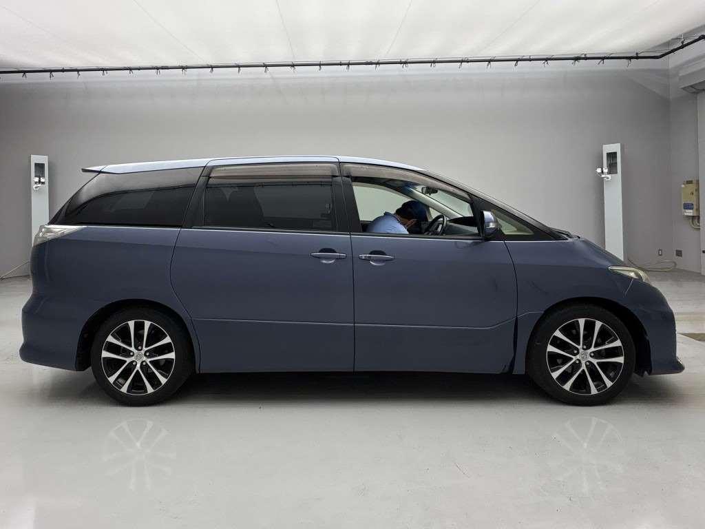 TOYOTA ESTIMA AERAS Image 7
