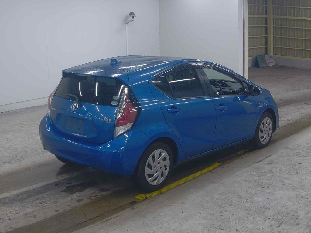 TOYOTA AQUA S Image 5