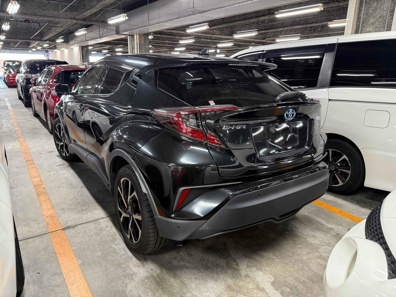 TOYOTA C-HR G Image 2