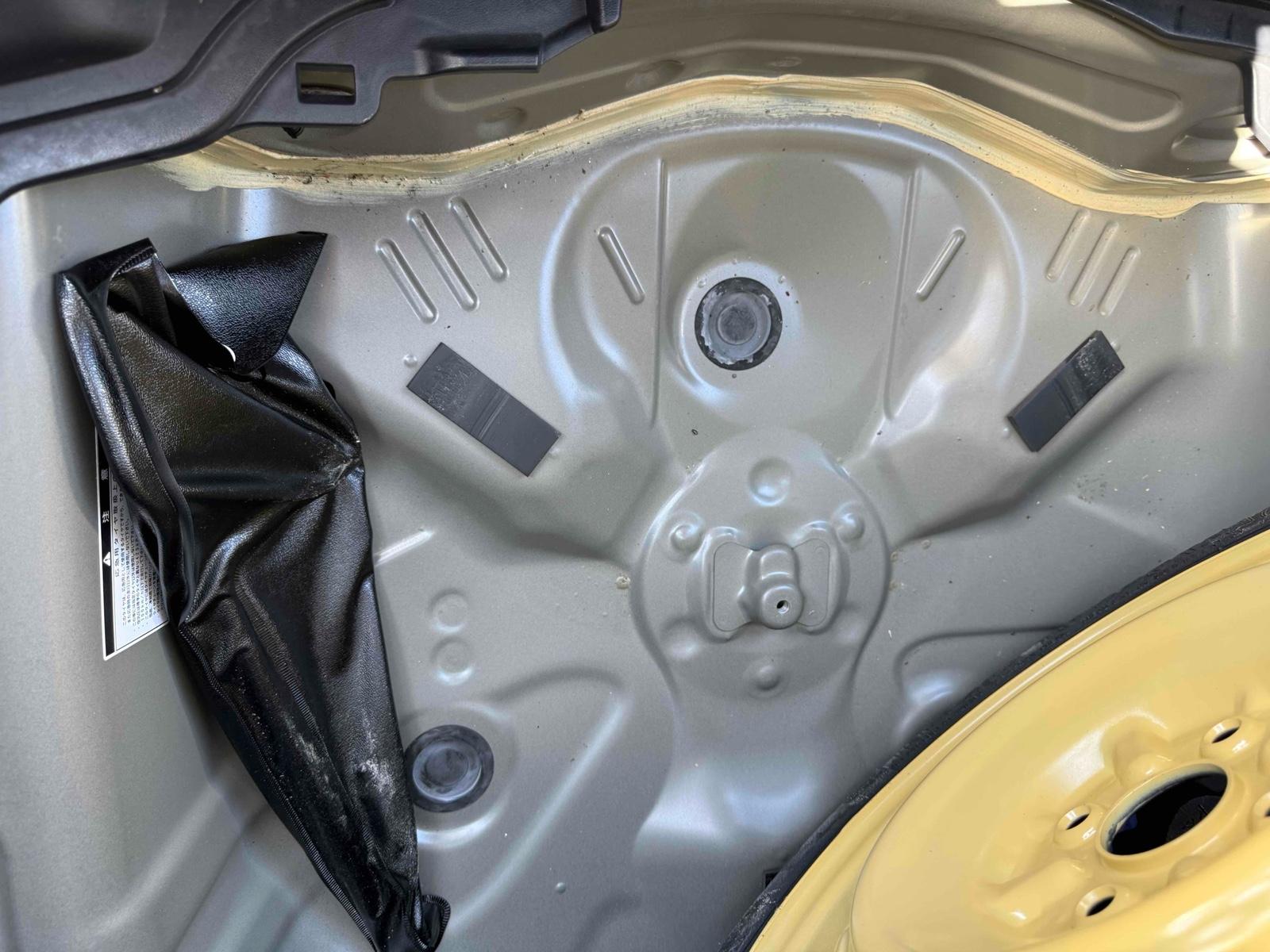 TOYOTA AQUA S Image 15