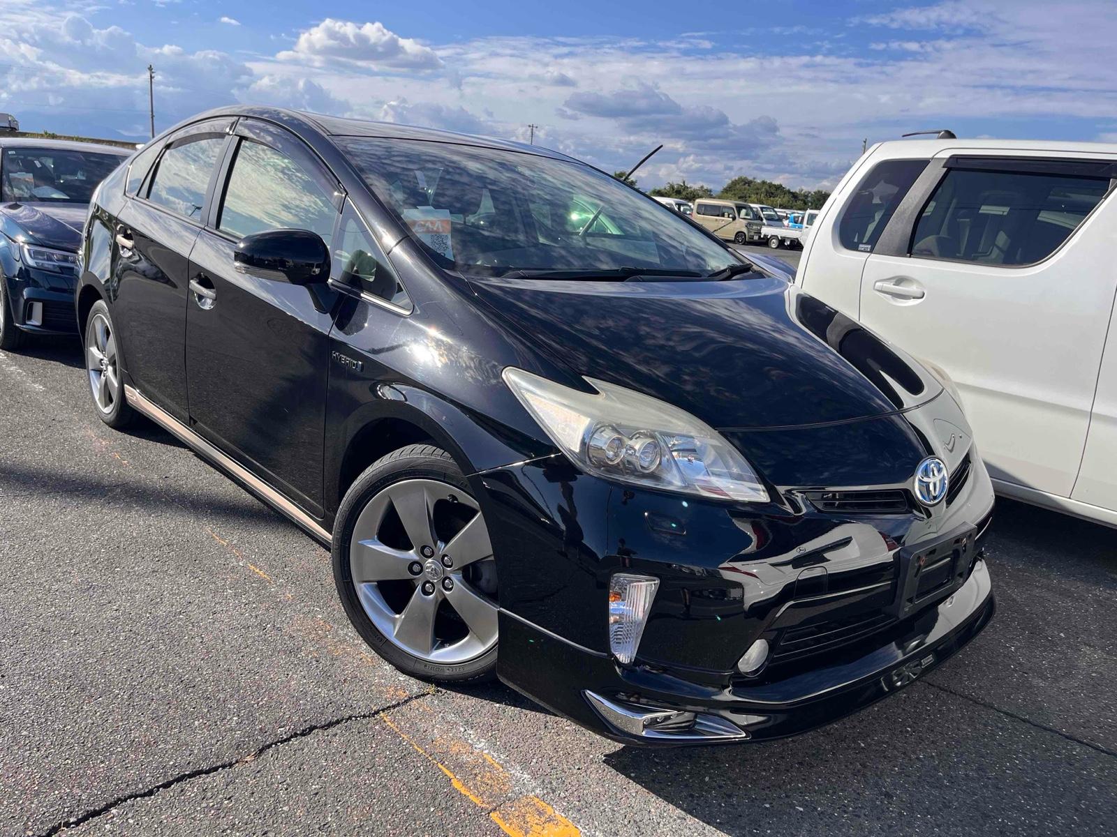 2015 Toyota PRIUS 97,000 km