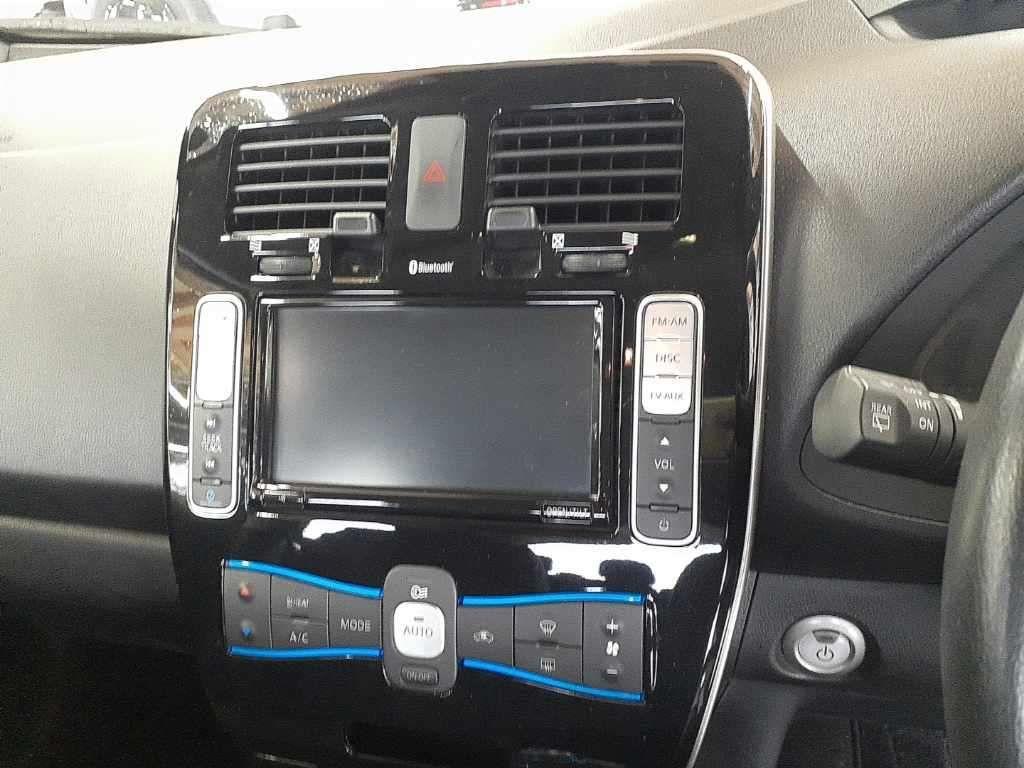 NISSAN LEAF X(24KWH) Image 10