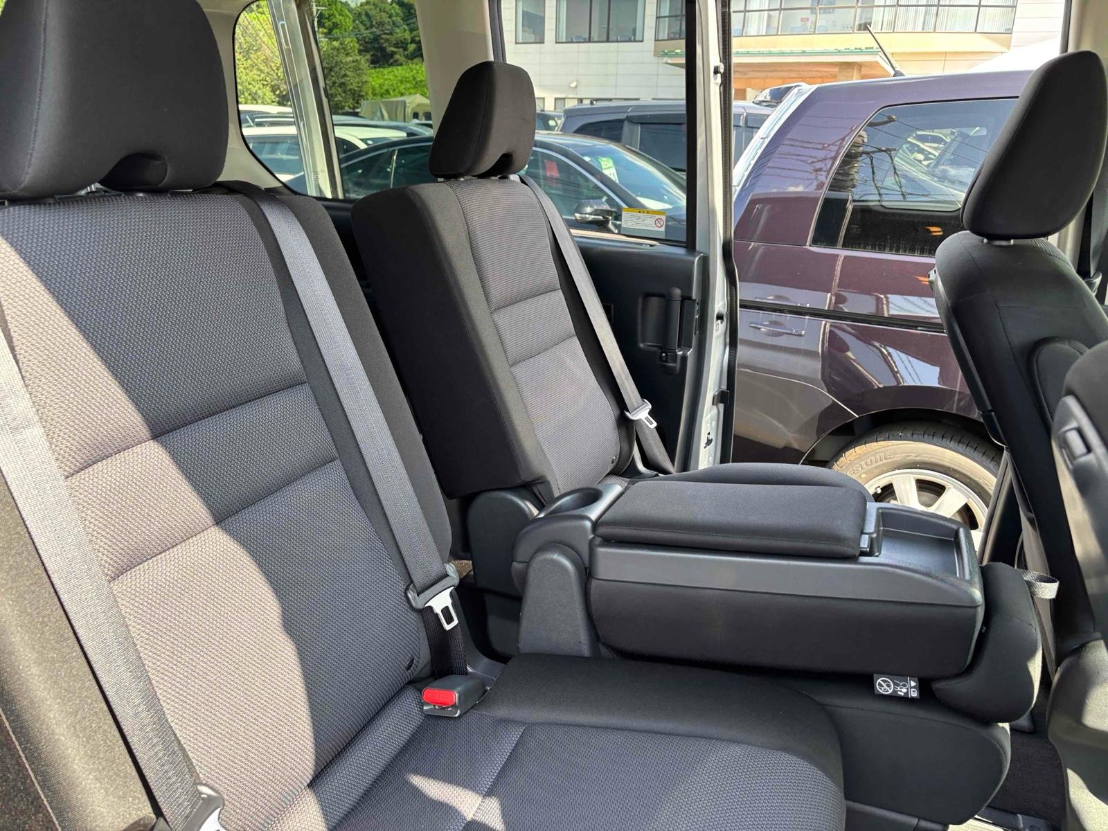 NISSAN SERENA X Image 9