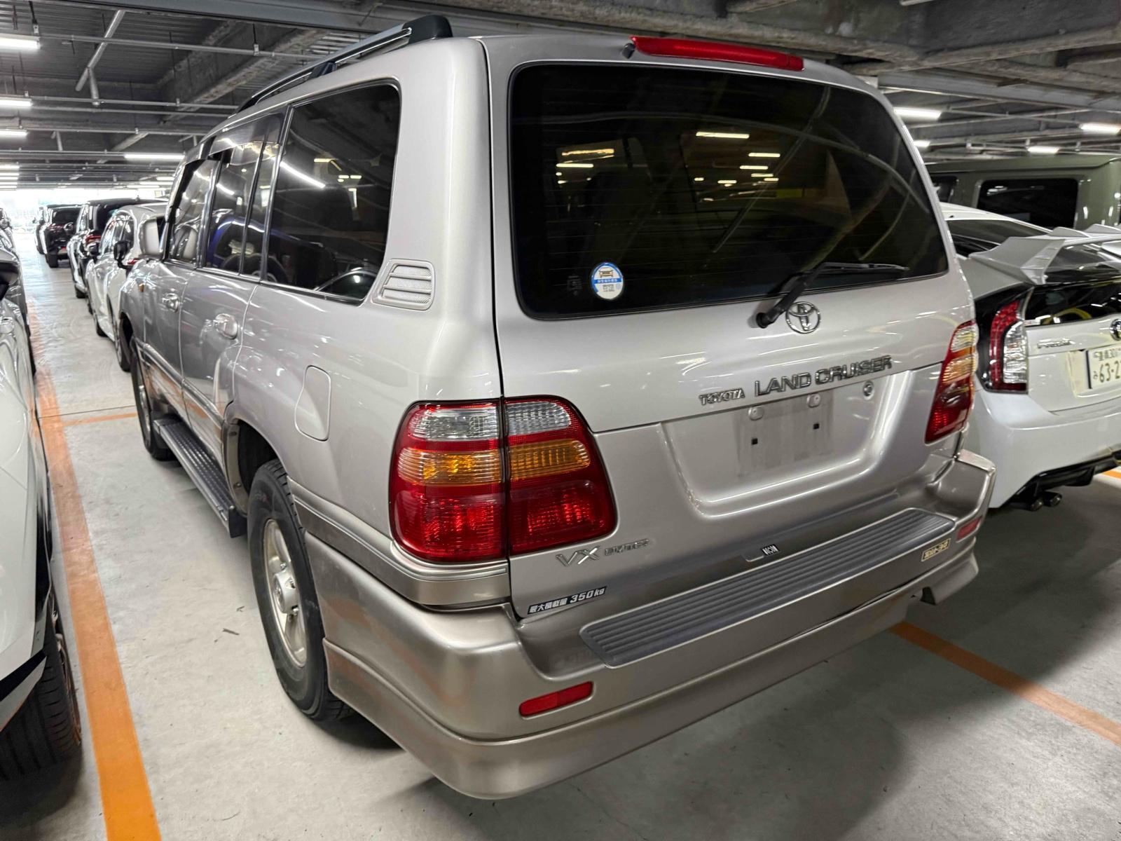 TOYOTA LAND CRUISER 100 4WD VX LIMITED Image 8