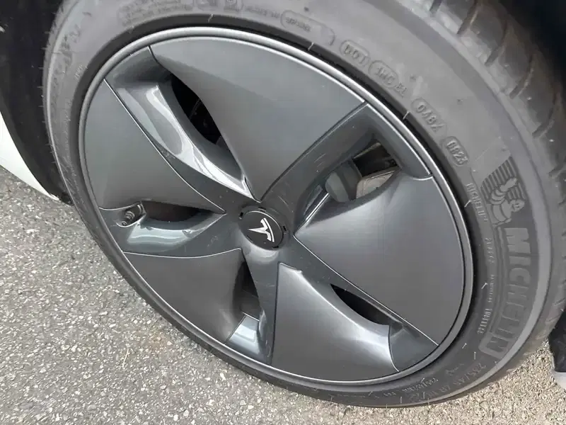 TESLA MODEL 3 STD RANGE PLUS Image 14