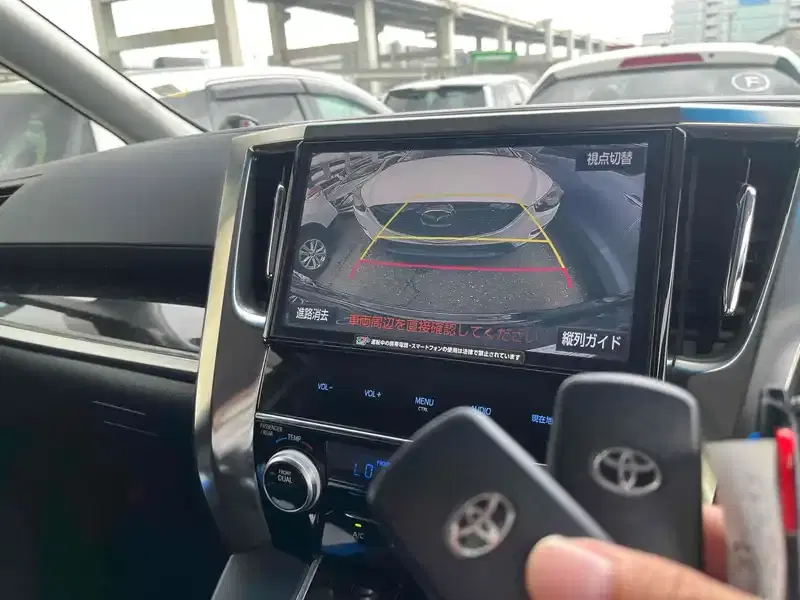 TOYOTA VELLFIRE 2.5Z Image 8