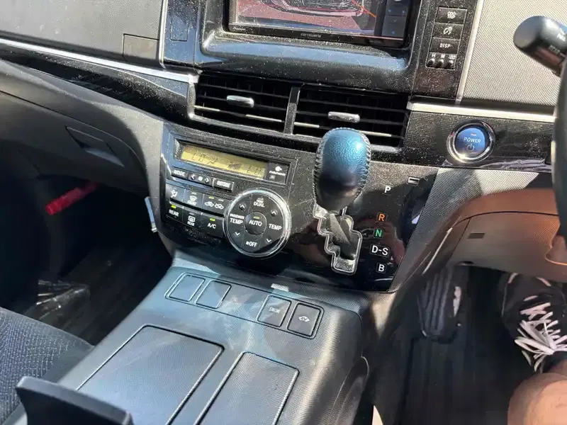 TOYOTA ESTIMA HYBRID AERAS 4WD Image 22
