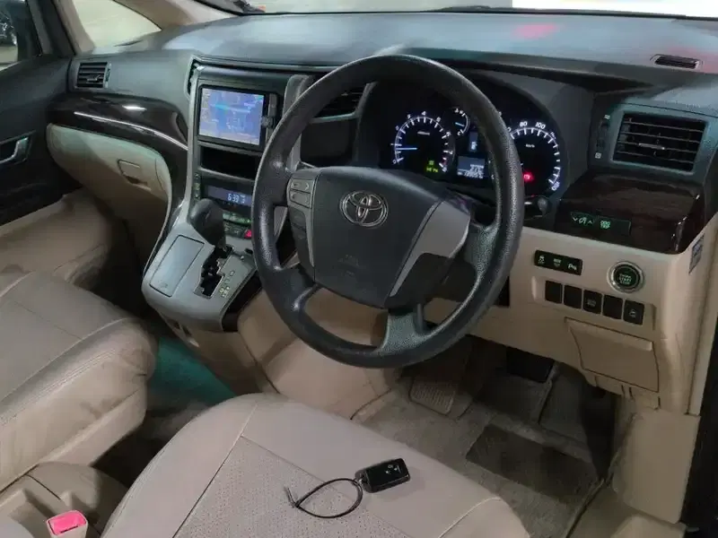 TOYOTA VELLFIRE 2.4X Image 5