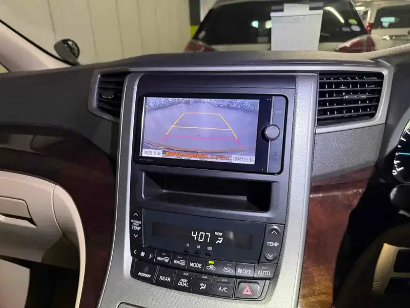 TOYOTA VELLFIRE 2.4X Image 11