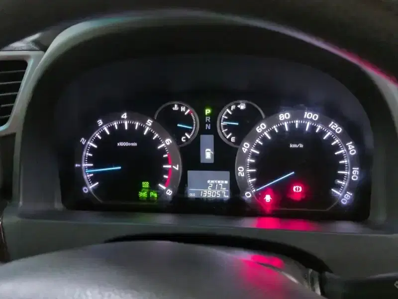 TOYOTA VELLFIRE 2.4X Image 8