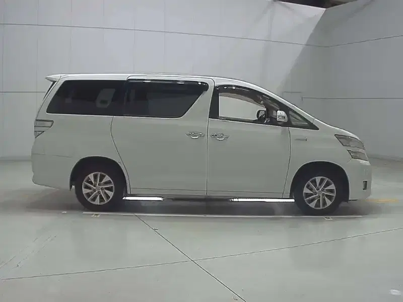 TOYOTA VELLFIRE HYBRID X 4WD Image 4