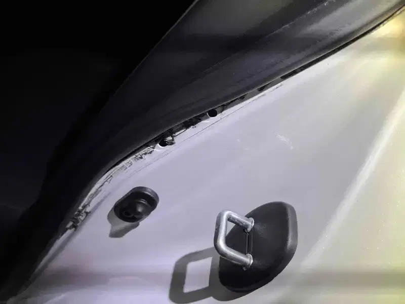 LEXUS IS IS300H Image 27