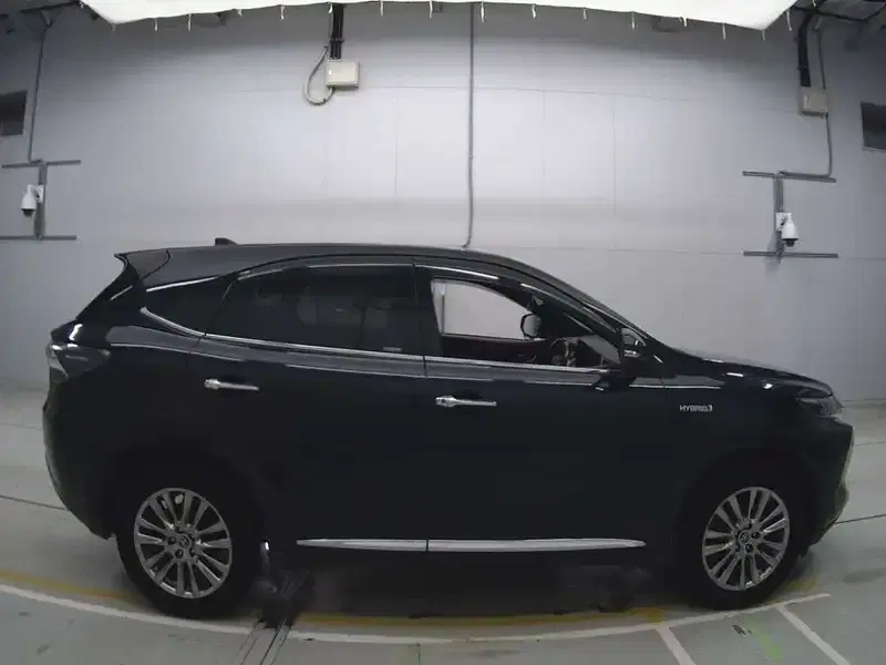 TOYOTA HARRIER HYBRID PREMIUM 4WD Image 4