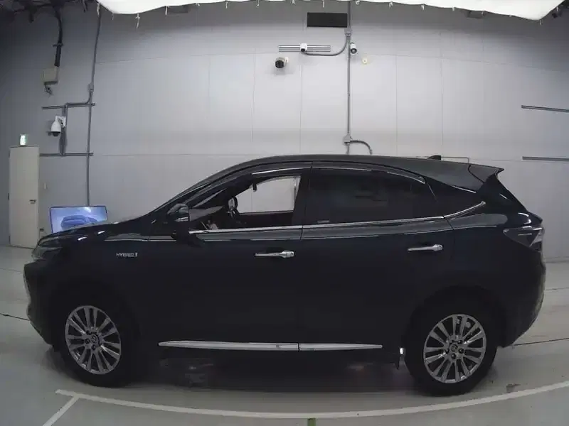 TOYOTA HARRIER HYBRID PREMIUM 4WD Image 5
