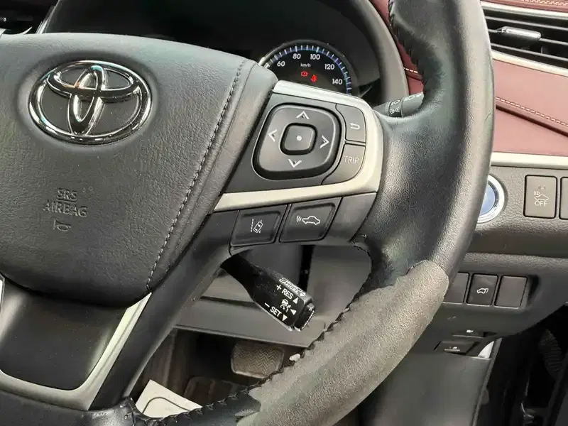 TOYOTA HARRIER HYBRID PREMIUM 4WD Image 17