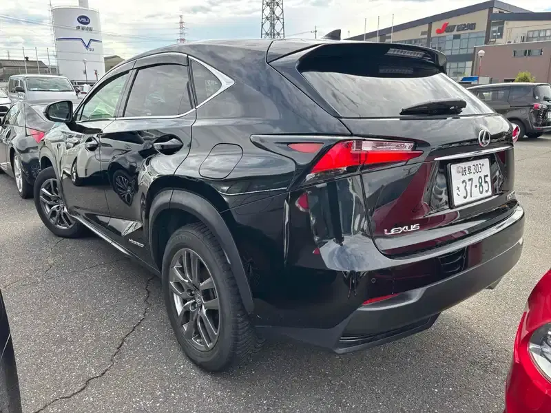 LEXUS NX NX300H VERSION L 4WD Image 2