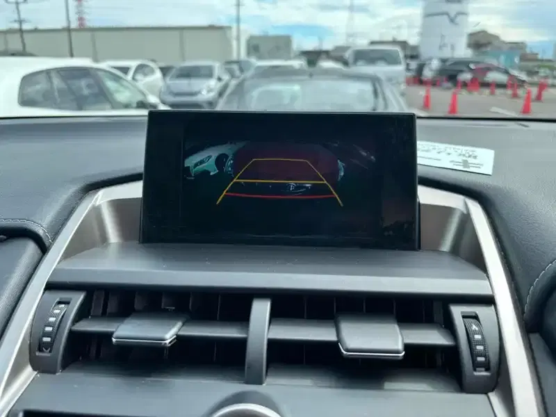 LEXUS NX NX300H VERSION L 4WD Image 11