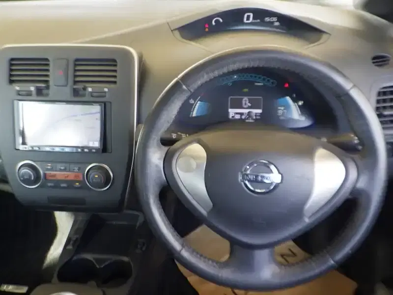 NISSAN LEAF  Image 5
