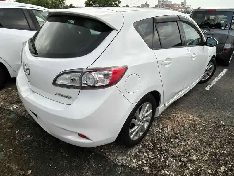 MAZDA AXELA SPORTS 15S Image 12
