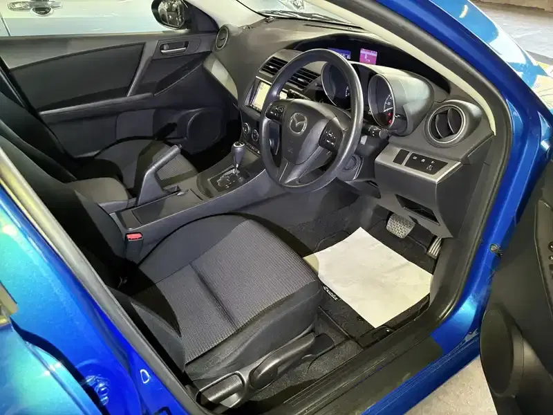 MAZDA AXELA 20C- SKYACTIVE Image 6