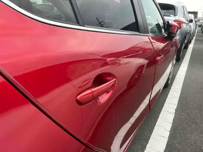MAZDA AXELA SPORT 20S TOURING Image 9
