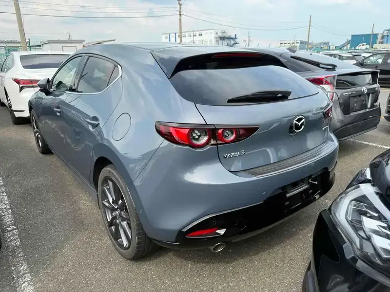 MAZDA 3 FASTBACK 20S L PACKAGE Image 2
