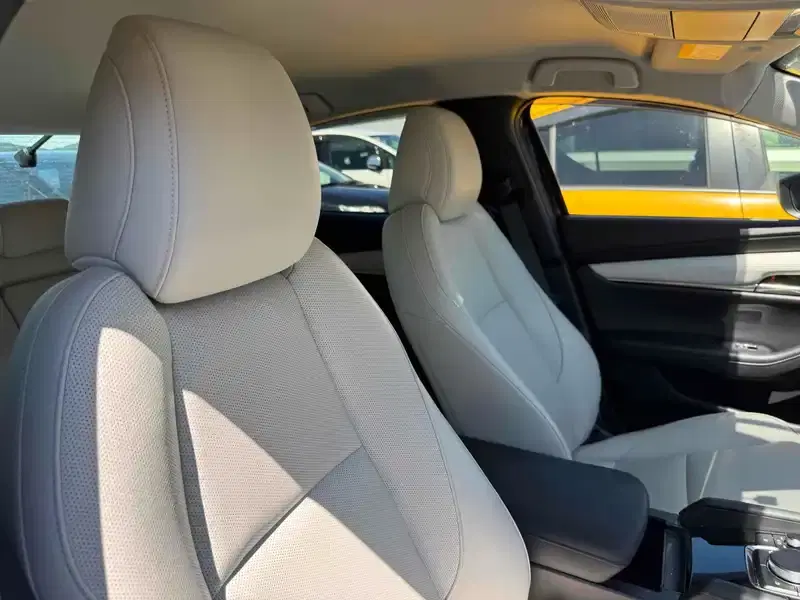 MAZDA 3 SEDAN 20S L PACKAGE Image 7
