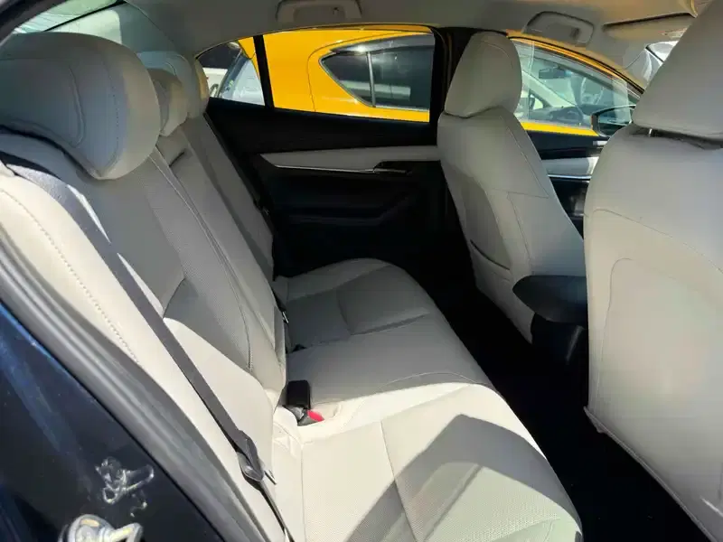 MAZDA 3 SEDAN 20S L PACKAGE Image 12