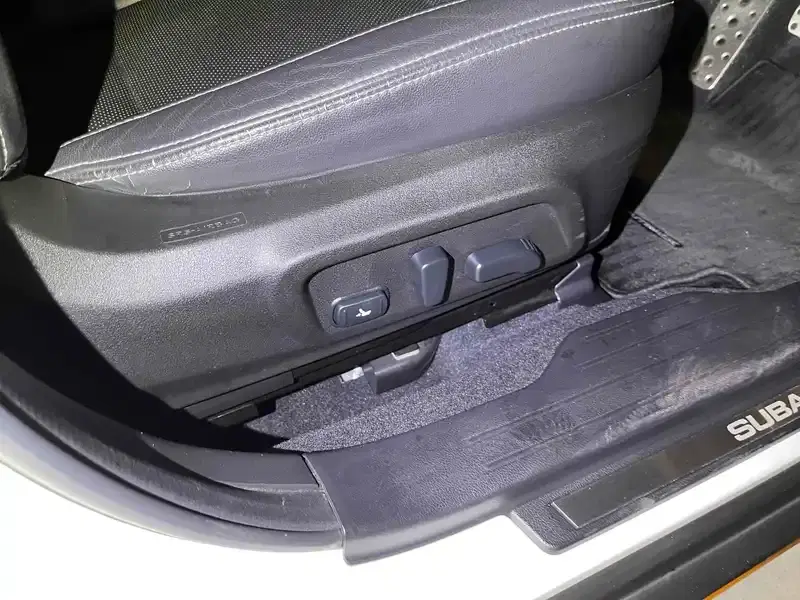 SUBARU OUTBACK 4WD LIMITED Image 10