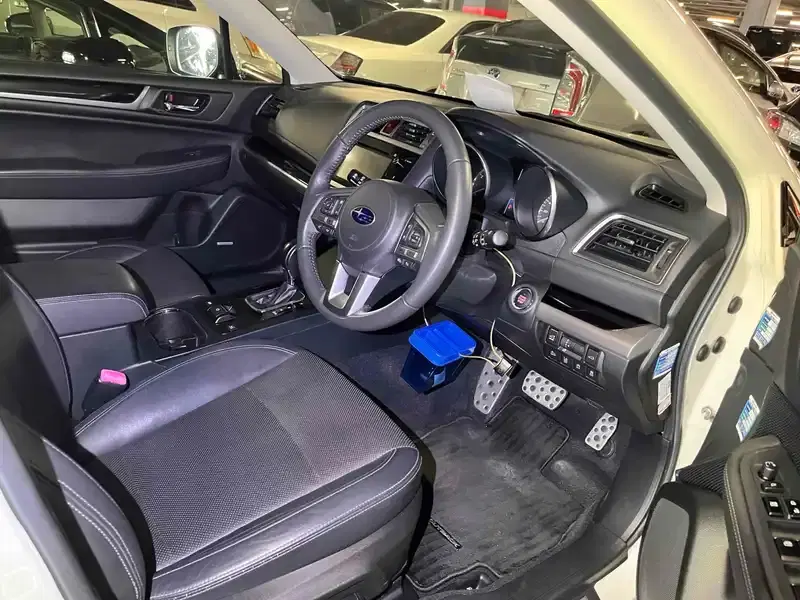 SUBARU OUTBACK 4WD LIMITED Image 9