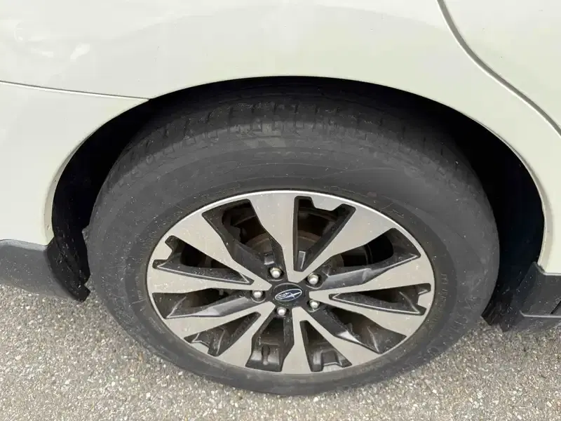 SUBARU LEGACY OUTBACK LIMITED 4WD Image 16