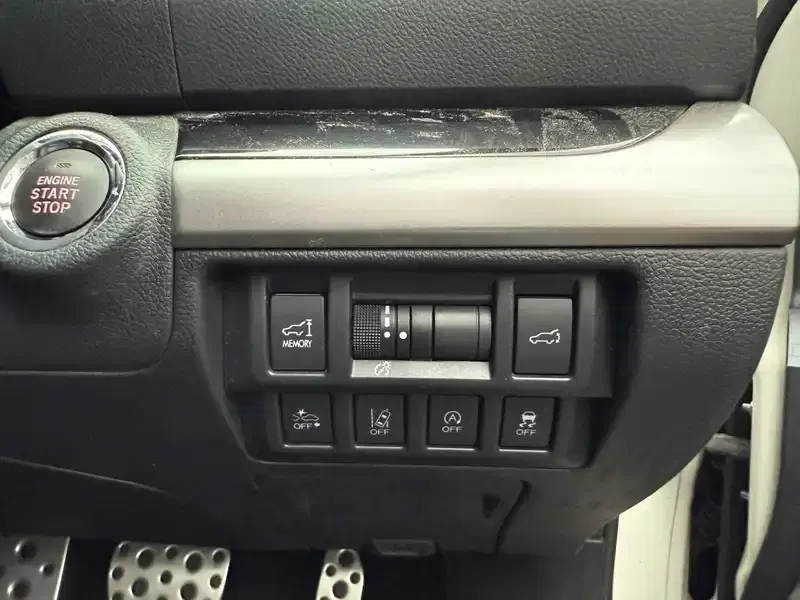 SUBARU LEGACY OUTBACK LIMITED 4WD Image 9