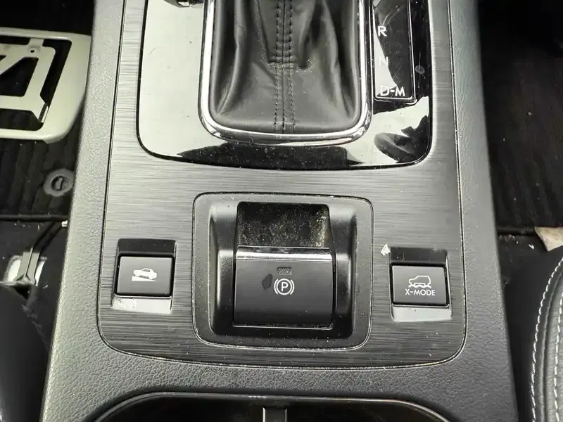 SUBARU LEGACY OUTBACK LIMITED 4WD Image 10