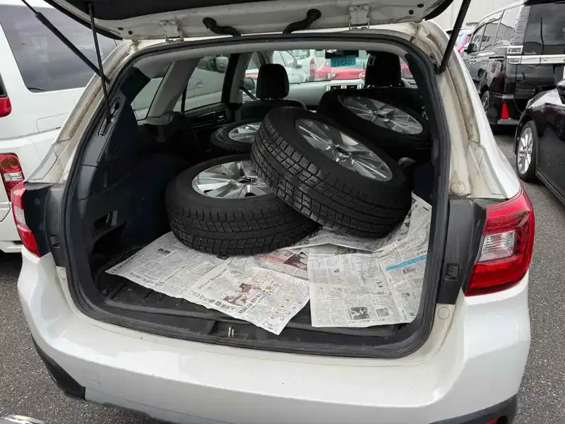 SUBARU LEGACY OUTBACK LIMITED 4WD Image 13