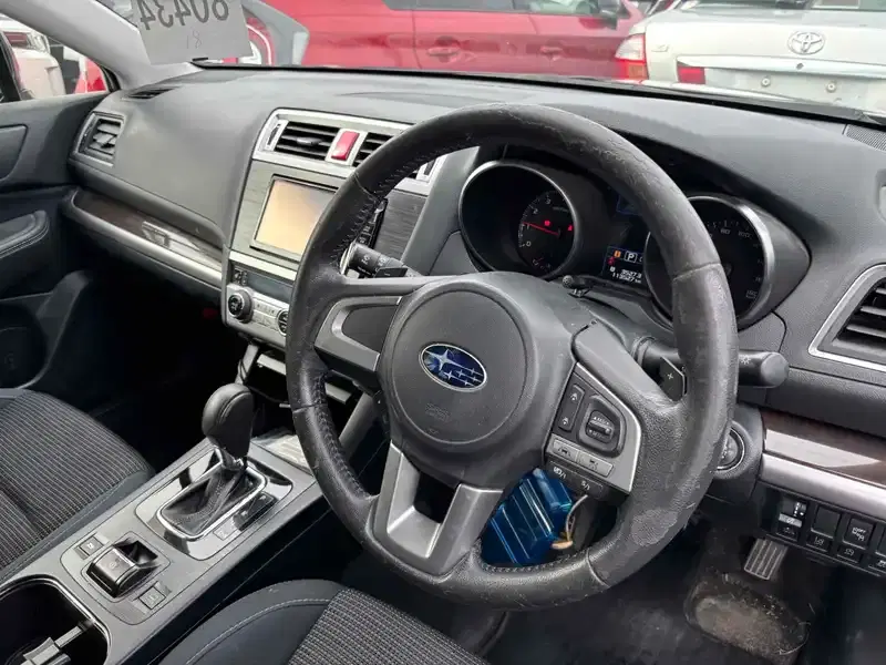 SUBARU OUTBACK 4WD  Image 9
