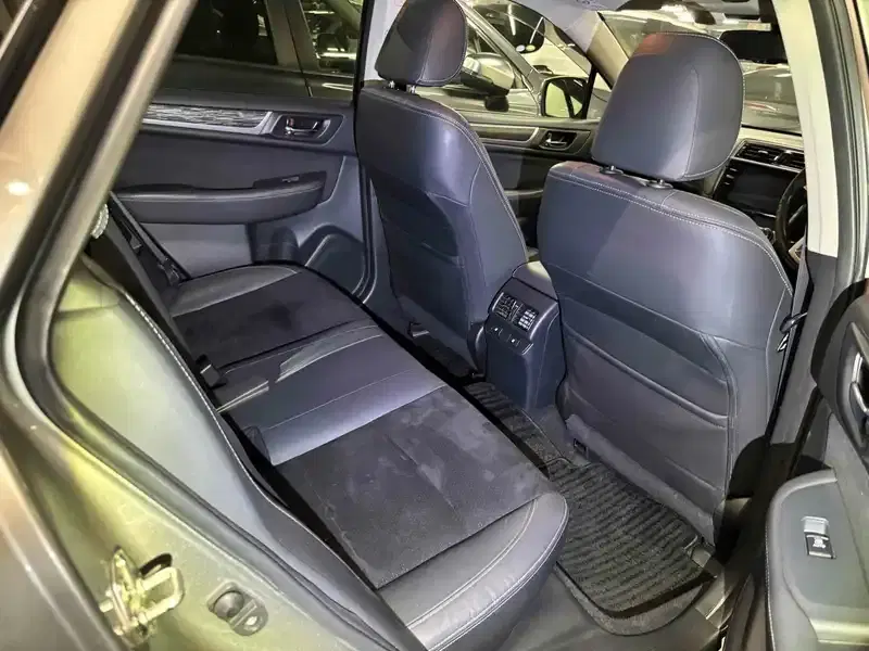SUBARU OUTBACK 4WD LIMITED SMART EDITION Image 10