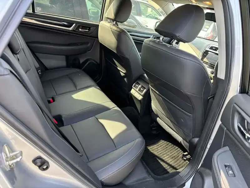 SUBARU LEGACY OUTBACK LIMITED 4WD Image 7