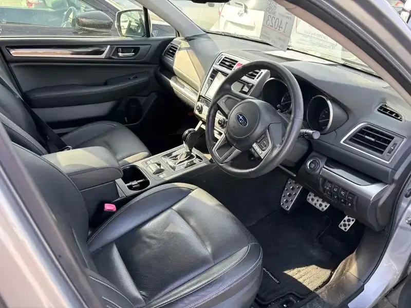 SUBARU LEGACY OUTBACK LIMITED 4WD Image 6