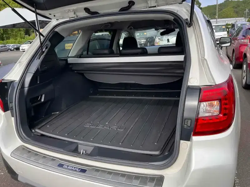 SUBARU LEGACY OUTBACK LTD 4WD Image 16