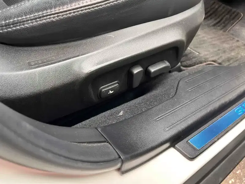 SUBARU LEGACY OUTBACK LTD 4WD Image 8