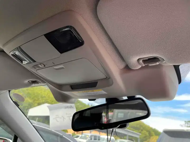 SUBARU LEGACY OUTBACK LTD 4WD Image 11