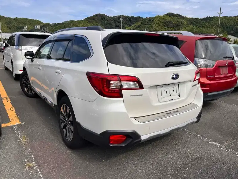 SUBARU LEGACY OUTBACK LTD 4WD Image 2