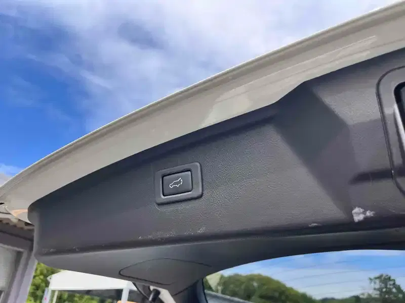 SUBARU LEGACY OUTBACK LTD 4WD Image 17