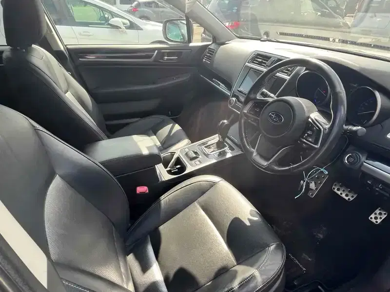 SUBARU LEGACY OUTBACK LIMITED 4WD Image 11