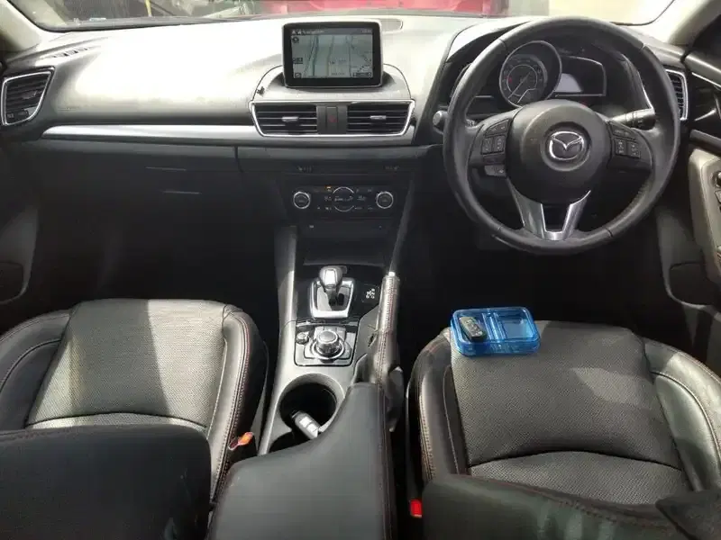 MAZDA AXELA HYBRID -S L PACKAGE BLACK LEATHER Image 3