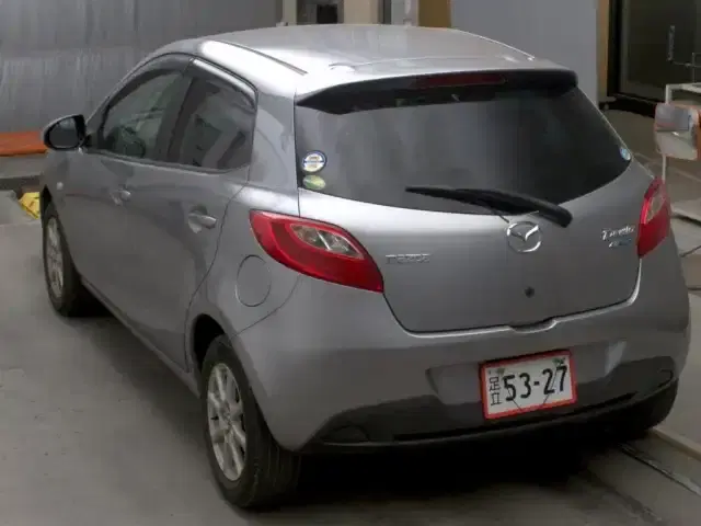 MAZDA DEMIO 13 SKYACTIVE Image 2
