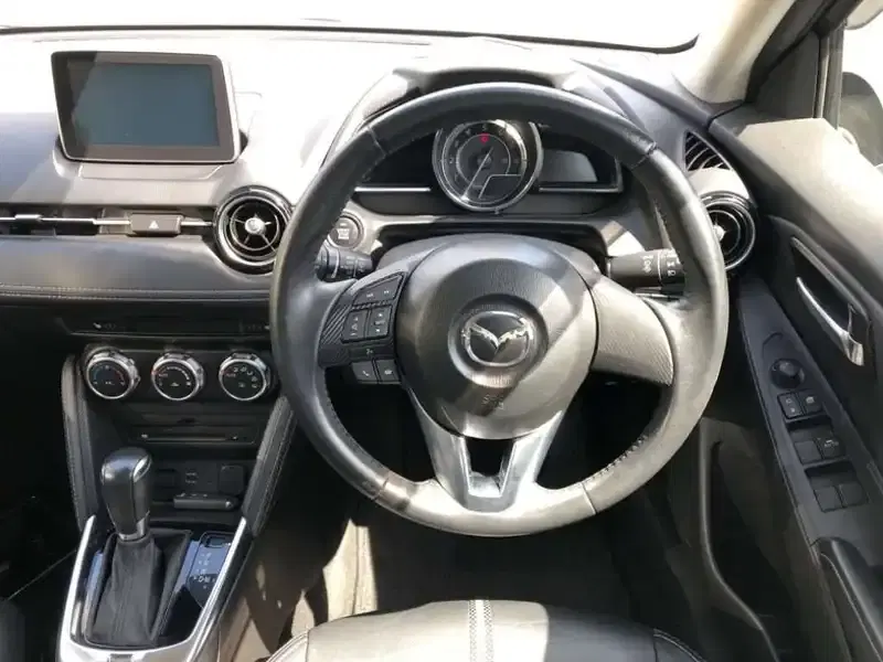 MAZDA DEMIO BLACK LEATHER LIMITED Image 7