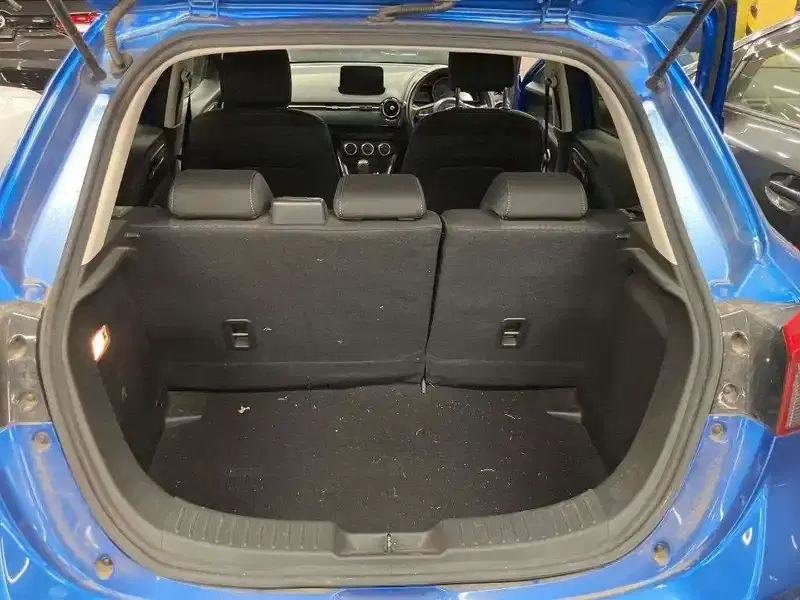 MAZDA DEMIO 13S Image 5