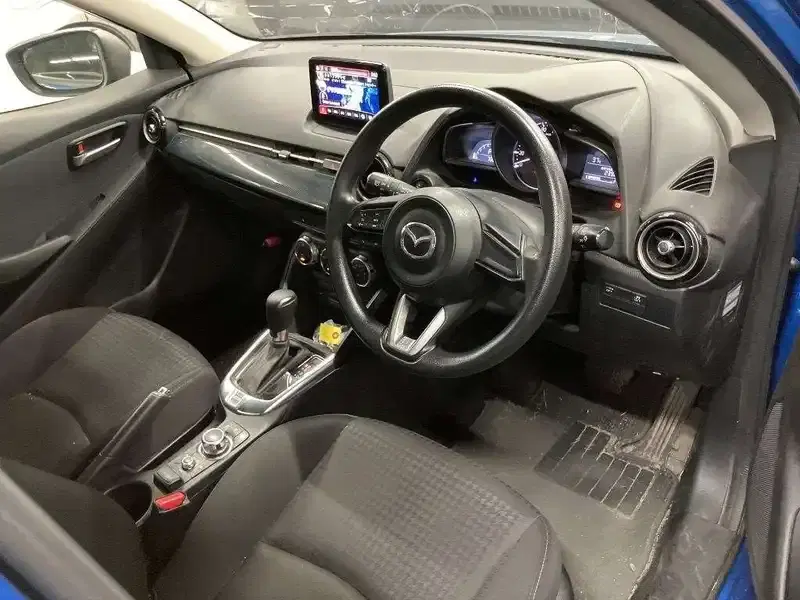MAZDA DEMIO 13S Image 3